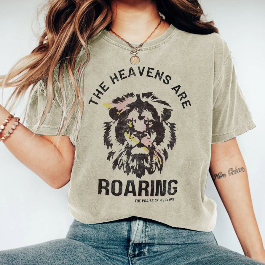 The heavens are roaring T-Shirt