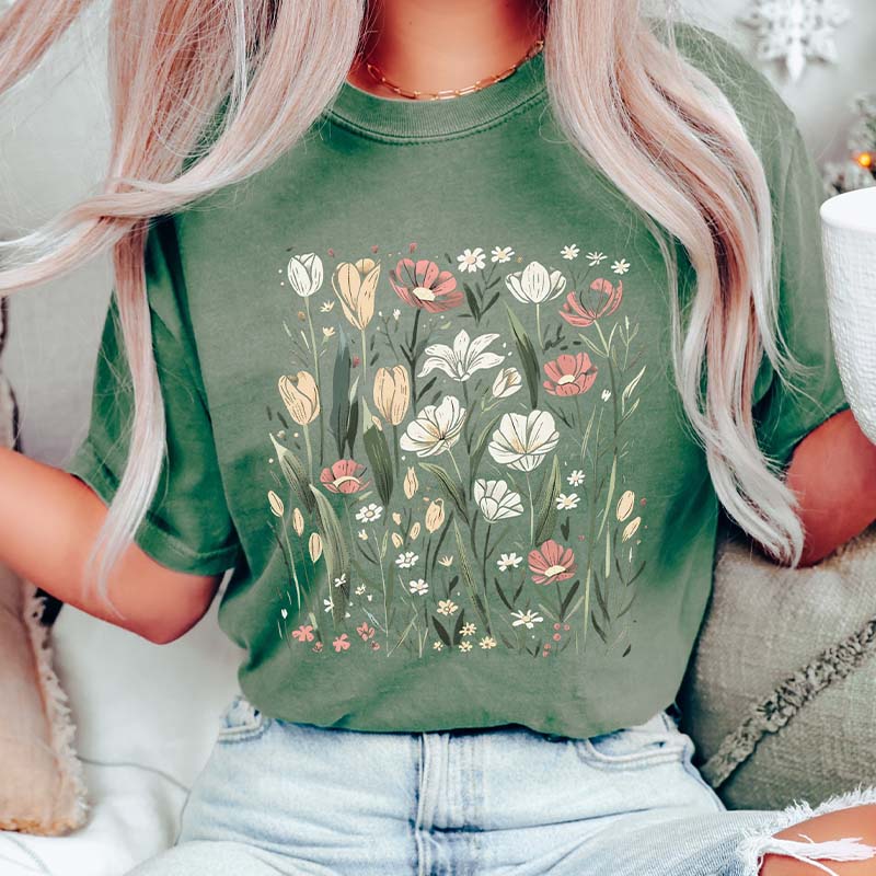 Aesthetic Wild Flower Vintage Nature Lovers T-Shirt