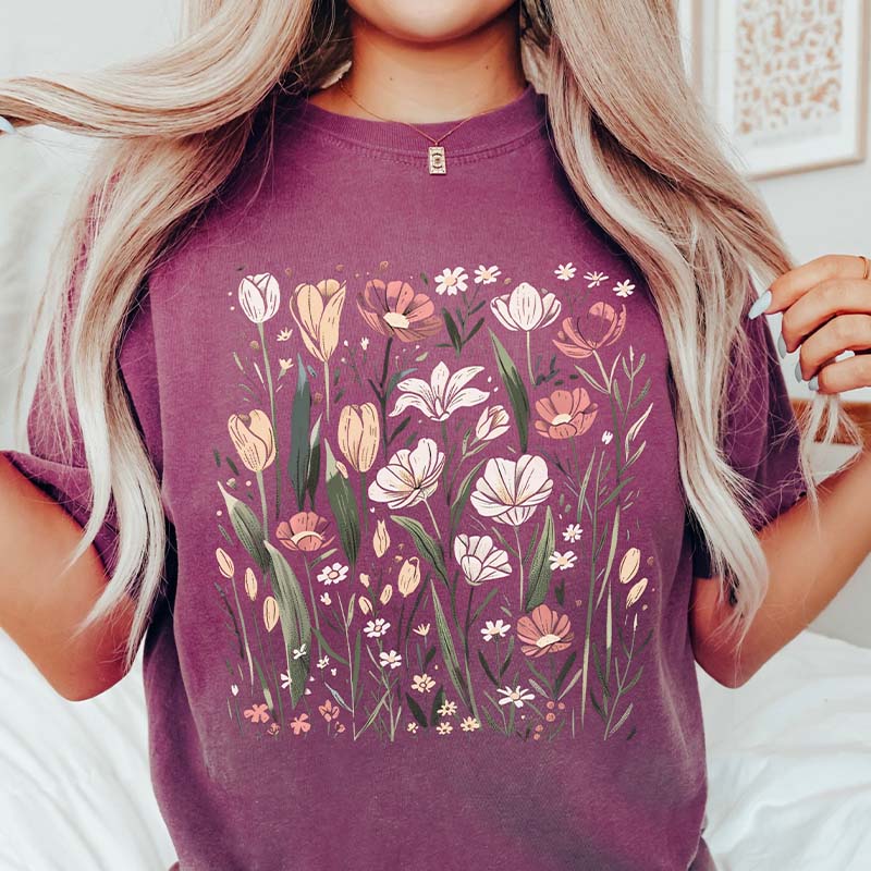 Aesthetic Wild Flower Vintage Nature Lovers T-Shirt